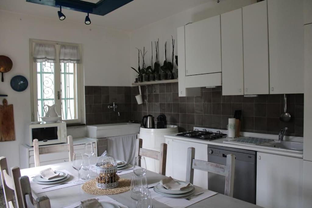 Casa Sivori Sul Lago Di Garda Con Ampio Giardino Desenzano del Garda Exterior photo